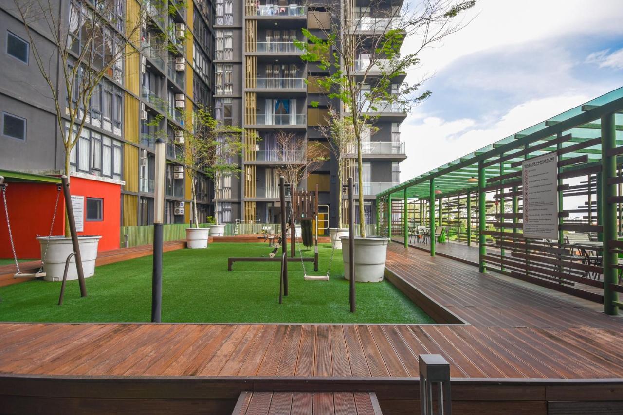 Cube 8Teens By Nest Home Johor Bahru Kültér fotó