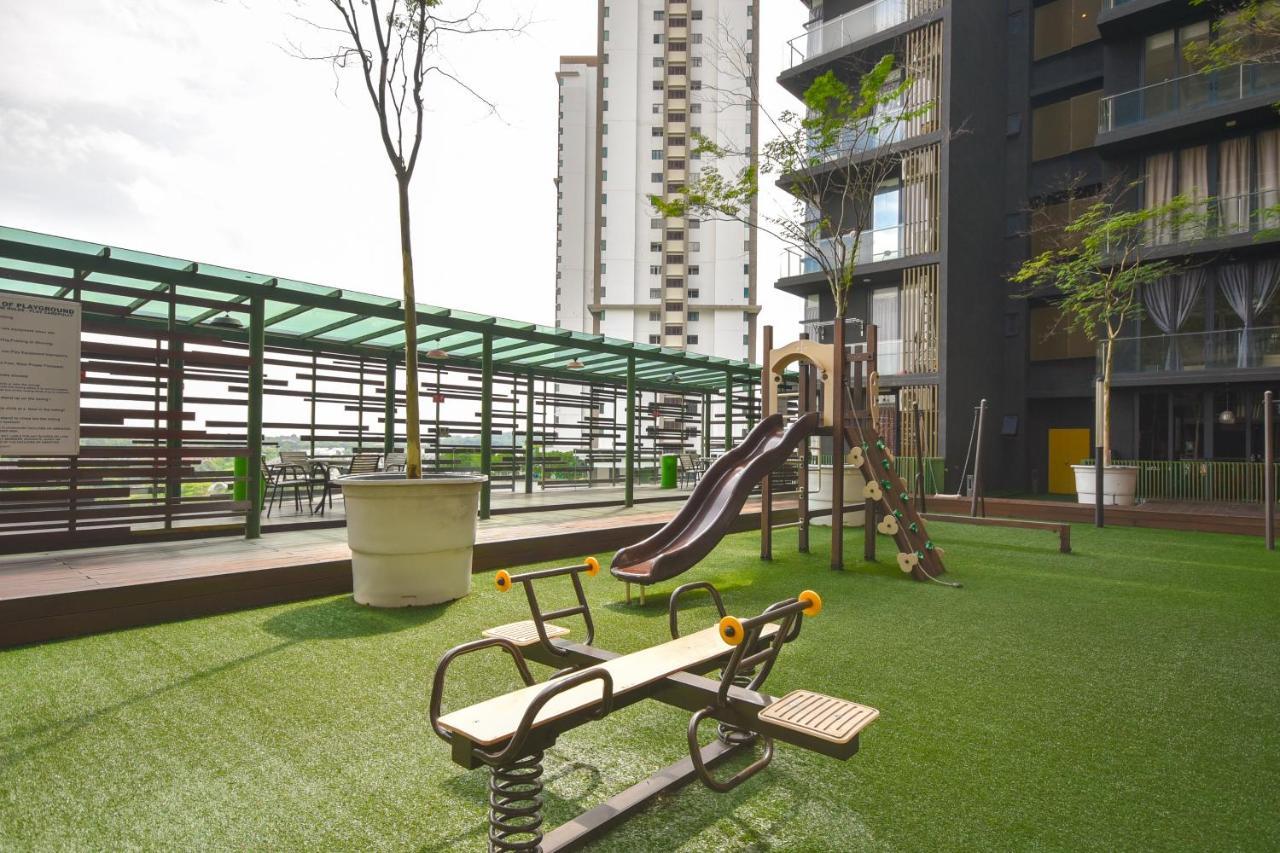 Cube 8Teens By Nest Home Johor Bahru Kültér fotó